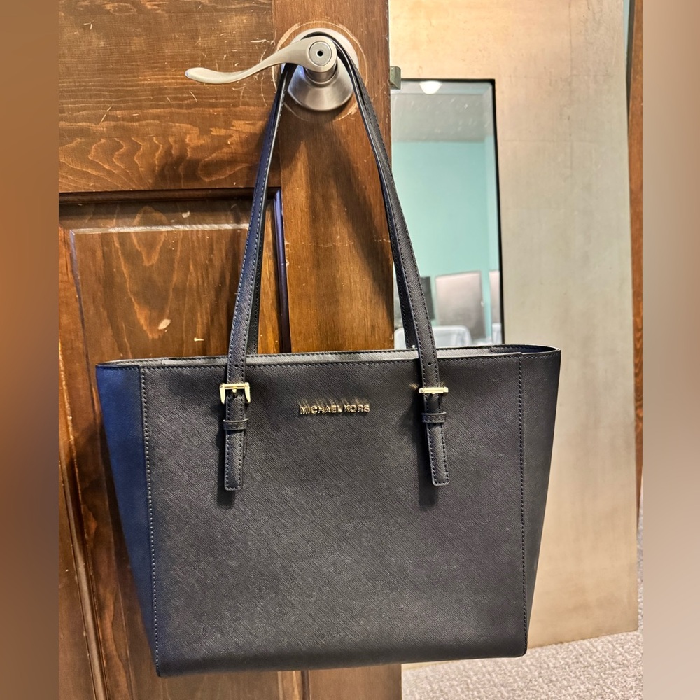 Michael Kors Jet Set Travel TZ Tote - Black Leather